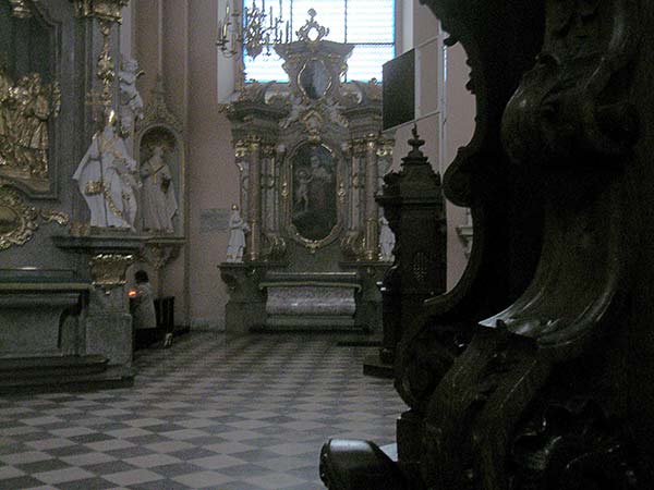 ołtarz w bazylice w Miechowie