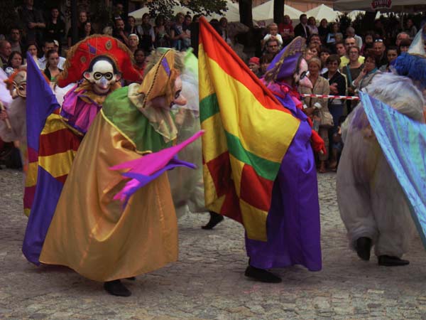 Wędrujace lalki pana Pezo