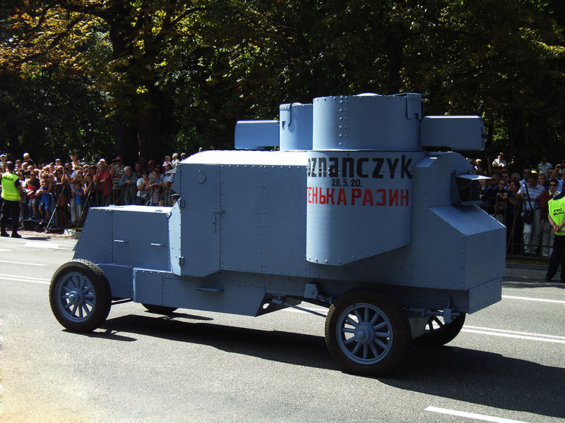 pojazd wojskowy żołnierze 1920