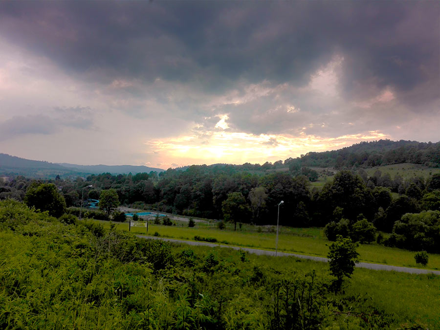 Słońce zachodzi nad Lądkiem Zdrój