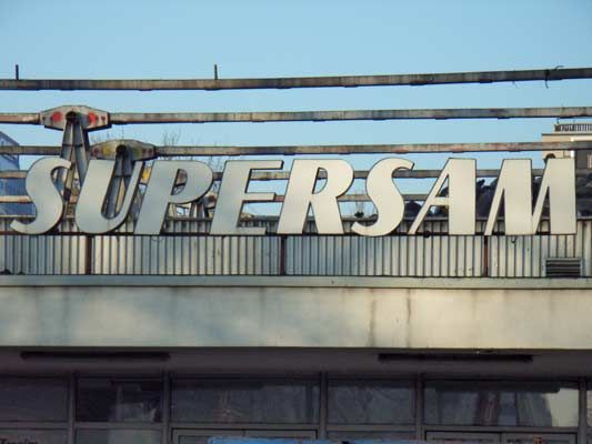 Supersam słynny napis