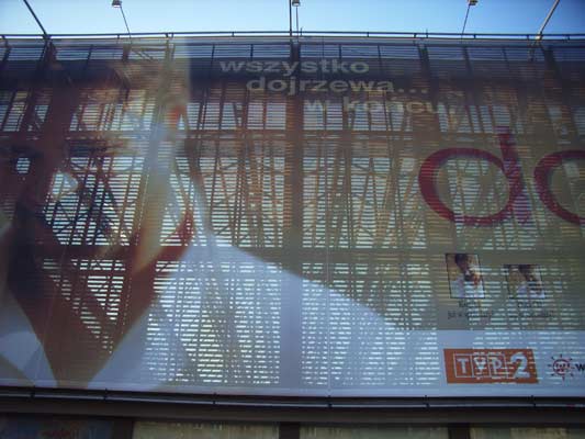 Supersam na placu Uni Libelskiej konstrukcja dachowa