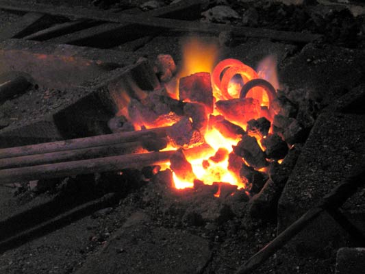 metal w ogniu